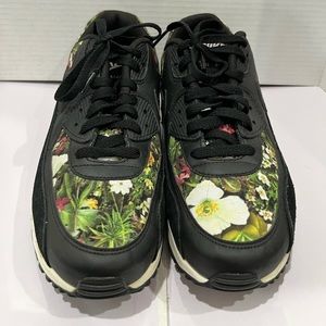 Nike air max floral print Womens size 10